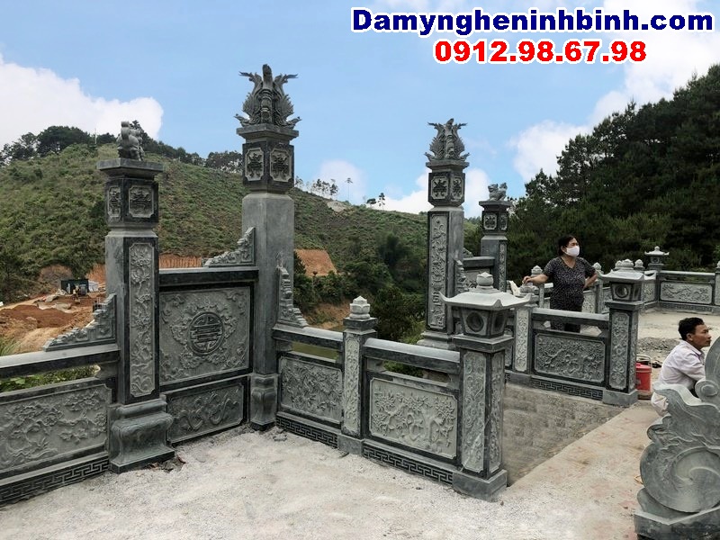 Cổng đá 4 tứ bốn trụ bằng đá xanh rêu tại Lạng Sơn
