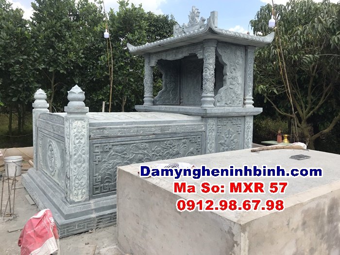 Góc nghiêng của mộ đá 1 mái tại Tiền Giang