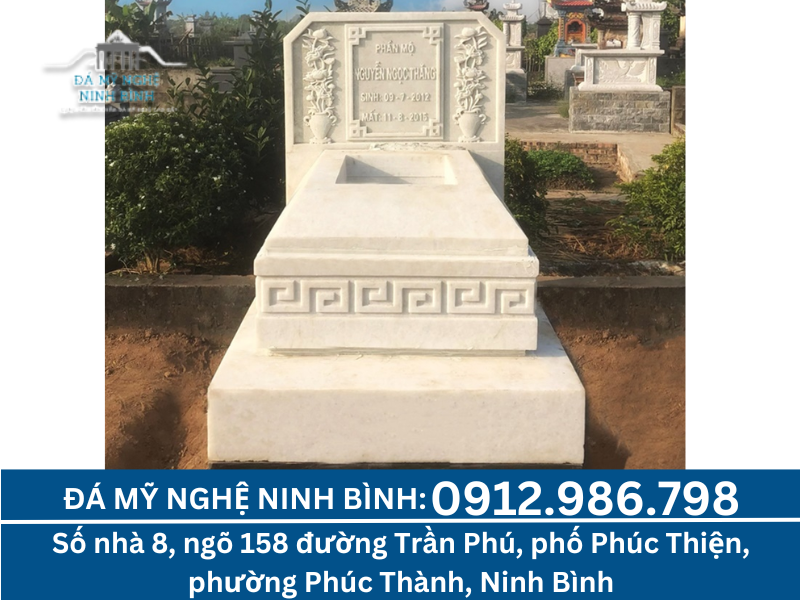 mộ đá trắng nguyên khối