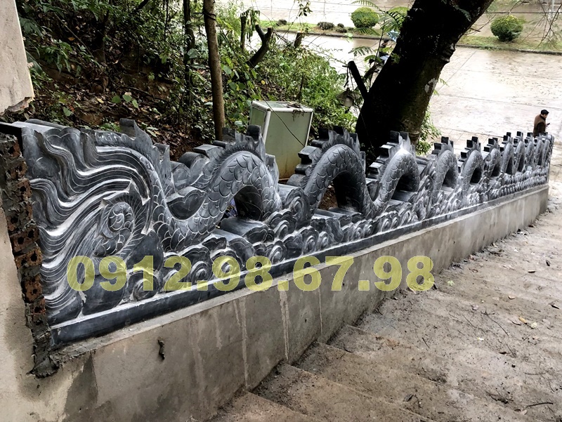 Rồng bậc thềm đá tự nhiên nguyên khối chùa Trúc Lâm Tà Lùng huyện Phục Hòa, tỉnh Cao Bằng